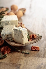Blue cheese with walnuts and thyme.