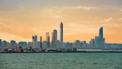 Fototapeta na wymiar Vereinigte Arabische Emirate, Abu Dhabi, Skyline 