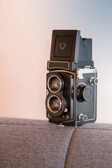 Alte Rollfilm Kamera, Zweiäugig , Doppellinsen Aufklappsucher, im Studio