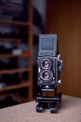 Alte Rollfilm Kamera, Zweiäugig , Doppellinsen Aufklappsucher, im Studio
