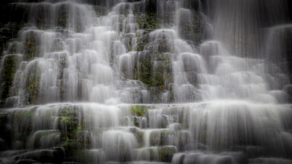 Obraz na płótnie Canvas waterfall in the park