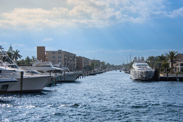 Obraz premium Nice boat on the grand canal in Fort Lauderdale Florida USA