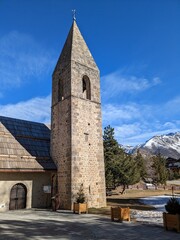 Fototapeta na wymiar Church in Auron, french alps. 
