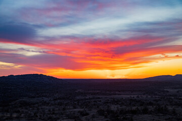 Obraz premium Sunset landscape of Wichita Mountains National Wildlife Refuge