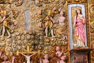 Innenansicht der Kirche Santa Maria do Castelo in Tavira, Algarve (Portugal)