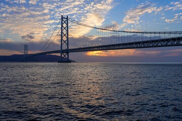 明石海峡大橋と夕焼けのコラボ情景＠兵庫