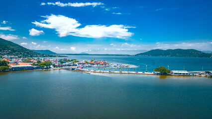 Lagoa da Conceição Floripa Ponta do Pitoco Florianópolis Lago Paisagem Natureza Água Cidade Canto Aérea Drone Ponte Cachorro Motorhome Santa Catarina Brazil Turismo Turístico Viajar Viagem © Pedro