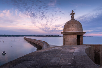 Obraz premium L'échauguette sur les remparts de Saint Malo 