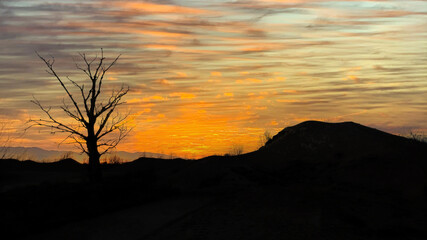 Obraz premium sunset over the mountains