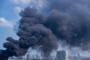 Black smoke from fire burning go to sky make more hi pollution destroying the environment and the health of the population of large cities.