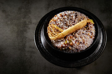 Cauldron rice made with grains and ginseng	