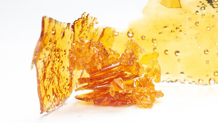 golden shatter crumble with high thc extract cannabis wax