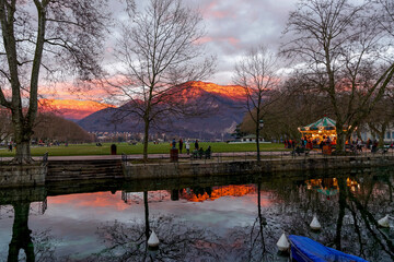 Fin de journée à Annecy, ville surnommée la 