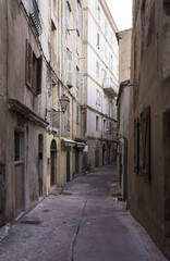 Fototapeta na wymiar Beautiful narrow streets of Bonifacio in Corsica during summer