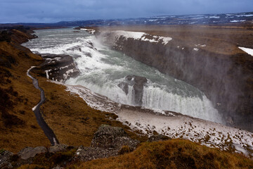 cascade de Gullfoss Islande en hivers avec de la neige, de la glace 