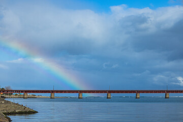日本　京都府宮津市にある京都丹後鉄道の虹のかかった由良川橋梁