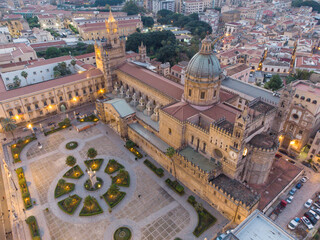foto aerea della cattedrale di palermo