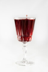 Gota  de vino captada en el momento preciso