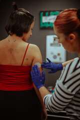 Putting the design on the hand