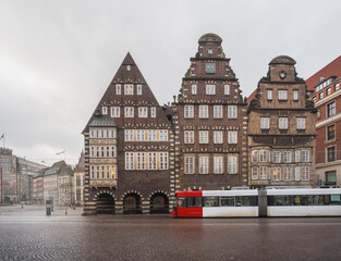 Deutsches Haus former Rathscafe and City Tram at Bremen Old Town - Bremen, Germany - obrazy, fototapety, plakaty