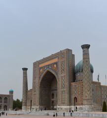 Fototapeta premium Historical tower city of Samarkand, 
