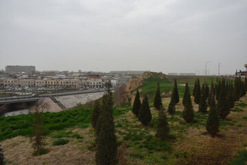 Fototapeta na wymiar View of the city from the bridges
