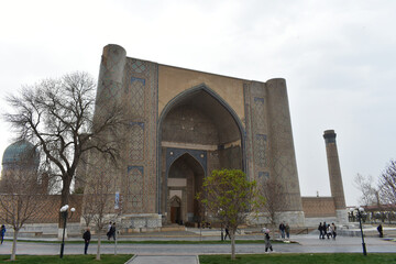 Fototapeta na wymiar Historical tower city of Samarkand