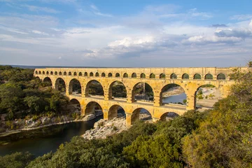 Papier Peint photo autocollant Pont du Gard Roman aqueduct Pont du Gard in France.
