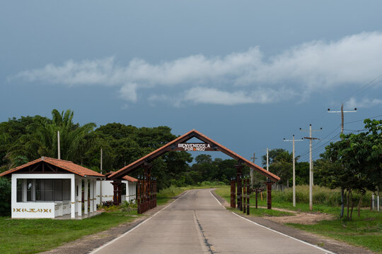 Ingreso al Municipio de Porongo