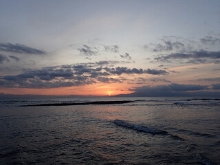 Fototapeta na wymiar 駿河湾から昇る太陽
