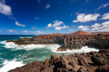 Krajobraz morski. Wyspy kanaryjskie, ocean i niebieskie niebo, Lanzarote