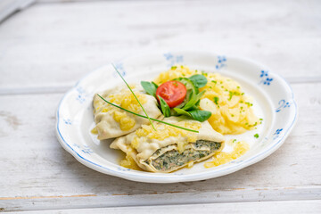 Maultaschen potato salad potato salad melt onion Kartoffelsalat Kartoffel Salat Zwiebel schmelze 