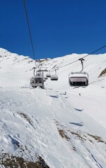 Fototapeta na wymiar winter ski season in the alps