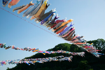 空を泳ぐこいのぼり
