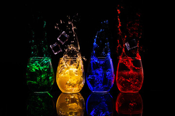 Kolorowe szklanki