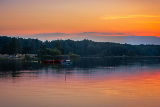 Zachód słońca nad jeziorem Nakło Chechło