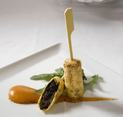 Morcilla rebozada, aperitivo. Breaded black pudding, appetizer.
