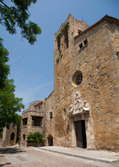 Fototapeta na wymiar Església de Sant Pere Girona, Spain