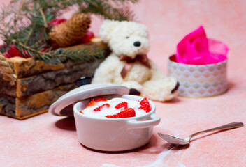 Cazuelita de fresas con yogur natural