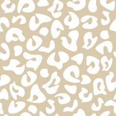 Fototapeta na wymiar Beige and white spots seamless pattern vector. backdrop illustration. Pastel wallpaper, leopard background, fabric, textile, animal skin print, wrapping paper or package design.