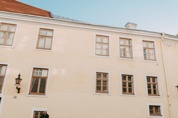Fototapeta na wymiar View of exterior building. in the old town of Tallinn