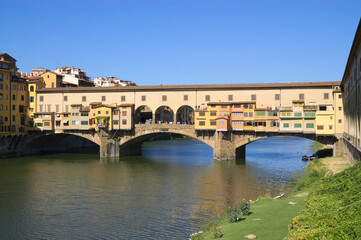 Fototapeta na wymiar ponte vecchio in Florence, Italy