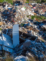 Residuos de todo tipo amontonados en Fuengirola