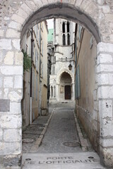Fototapeta na wymiar Narrow old alley in Chartres, France