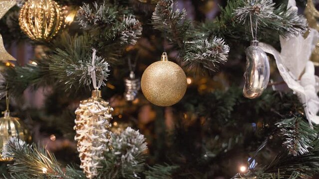 Christmas Tree, Gold and Purple Balls, close up