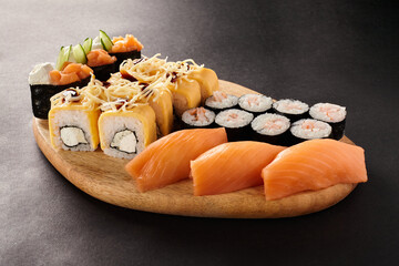 Fototapeta na wymiar Sushi roll, sushi sets