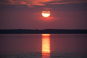 湖に沈む夕陽　サロマ湖
