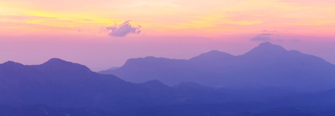 Obraz na płótnie Canvas Mountains silhouette