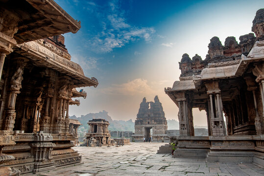Vijaya Vitthala Temple in Hampi is its most iconic monument
