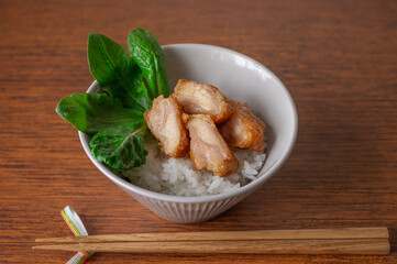 鶏のからあげ丼
